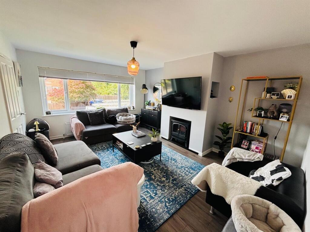 Living Room: