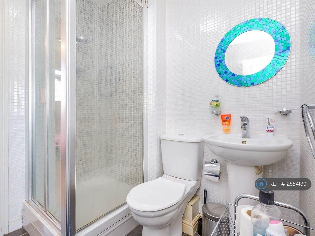 The Bathroom 3 (Jack &amp; Gill Style)