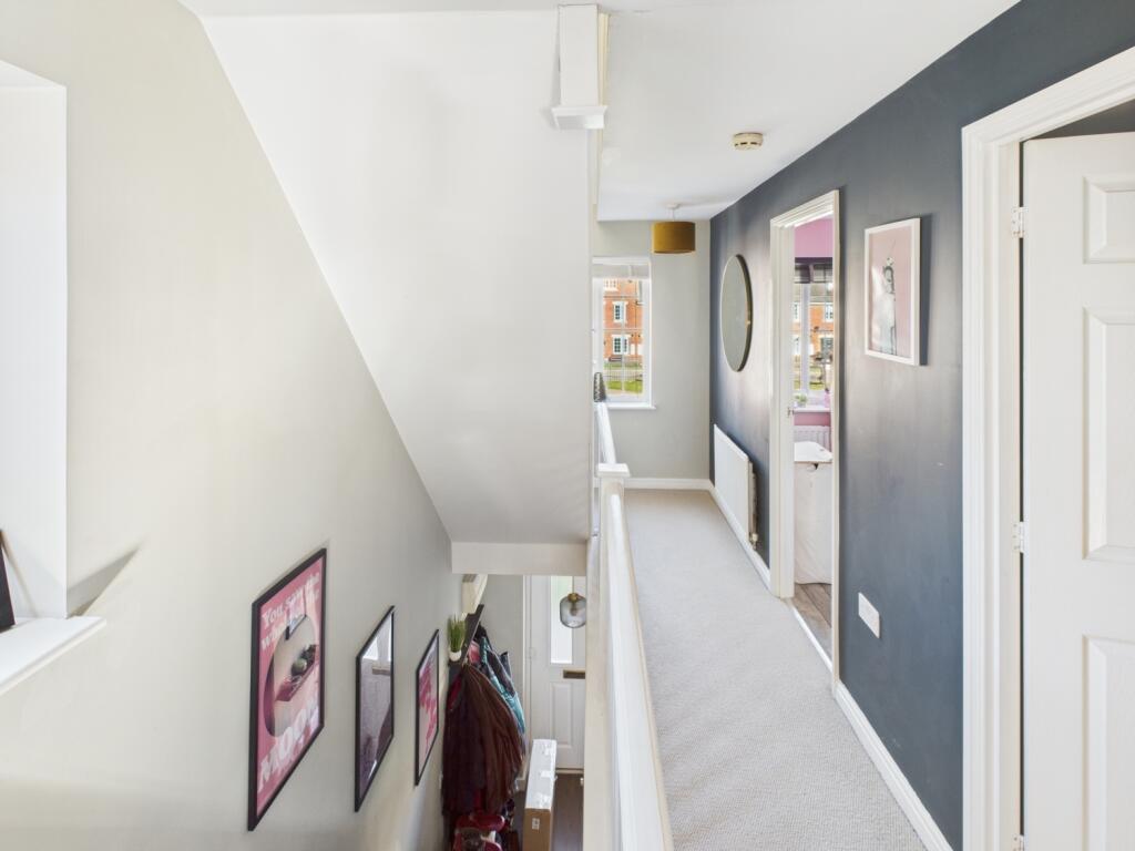 CAM04233G0-PR0016-STILL014