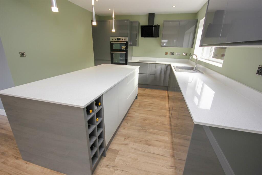 Kitchen Island.jpg