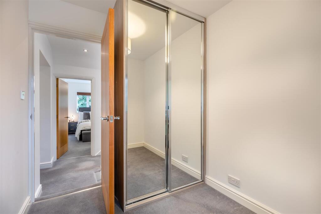 8665443-interior02.jpg