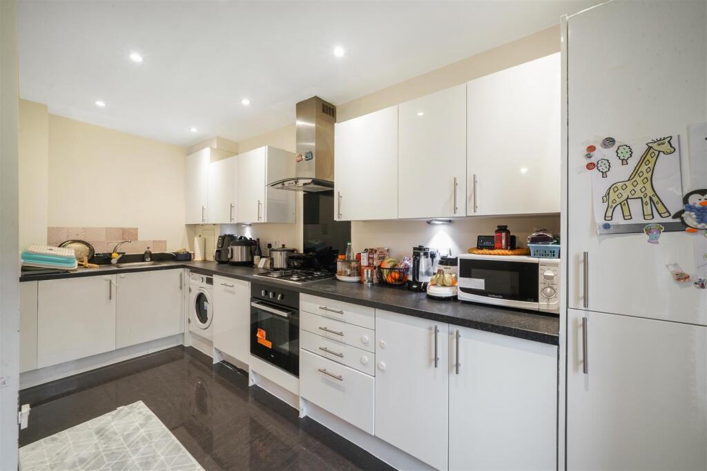 Flat 14, Montague Fell - A20rTCAcl8Zlpa3wrVBV.jpg