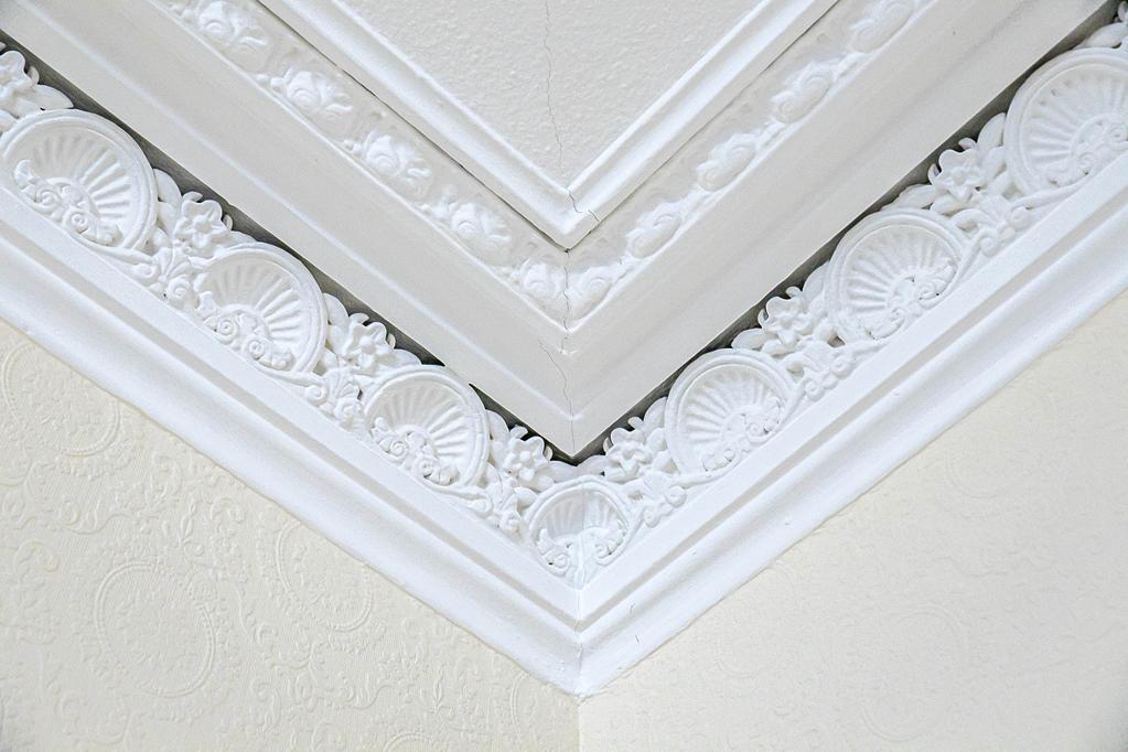 SITTING ROOM DETAIL