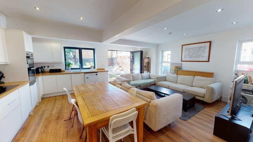 13-Christina-Terrace-Living-Dining(1)