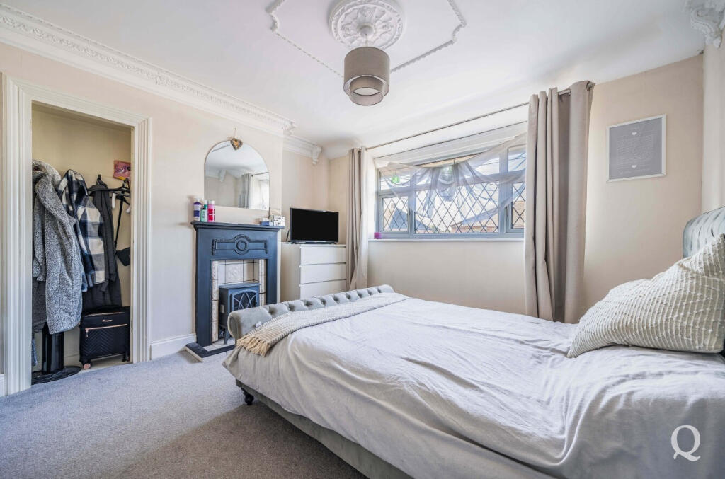 2372f601-4f62-40b...