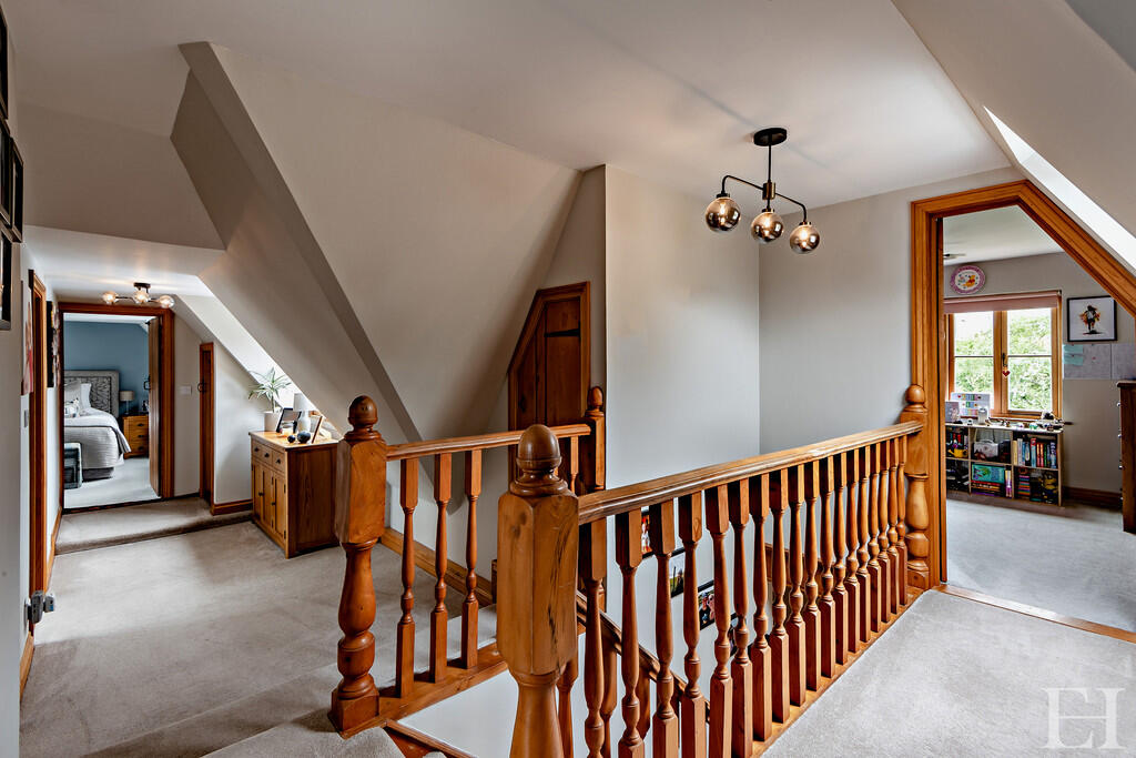 8647171-interiorW...