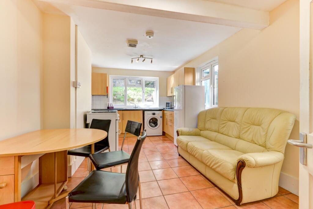 3 Hollingbury Road Lounge Area (1)