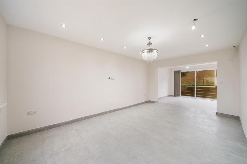 12 Kenelm Close - oFXsbylvKT0sHP22Xy0C.jpg