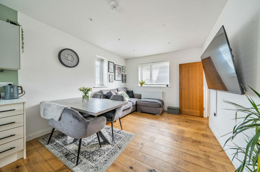 Living/Dining Area