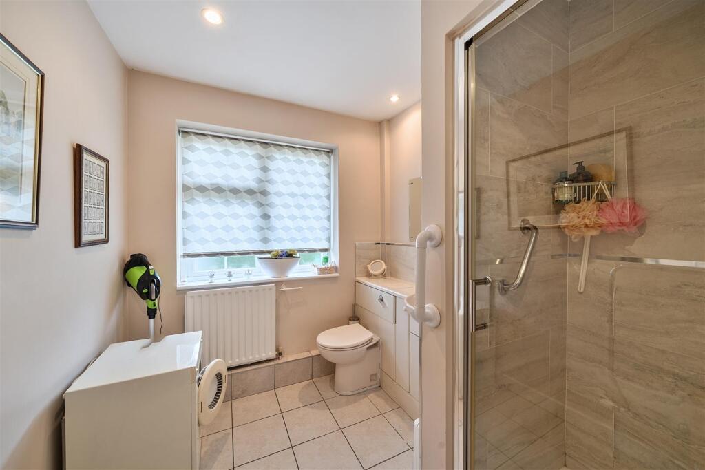 Shower Room: