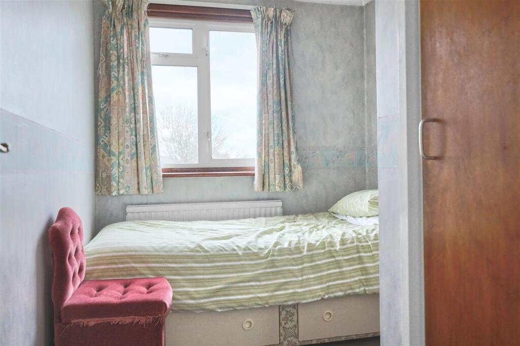 bed 3.jpg