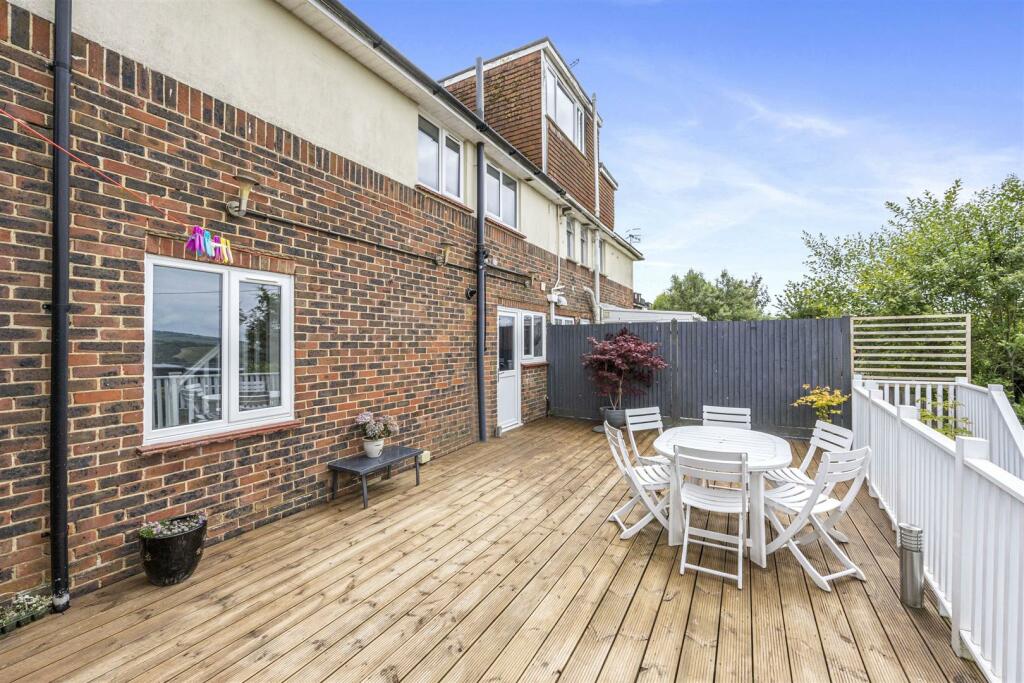 Rear Decked Area