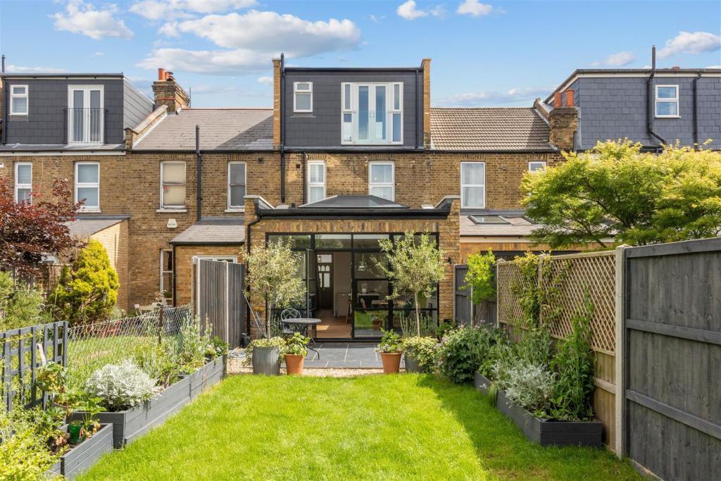 Large West Facing Garden
