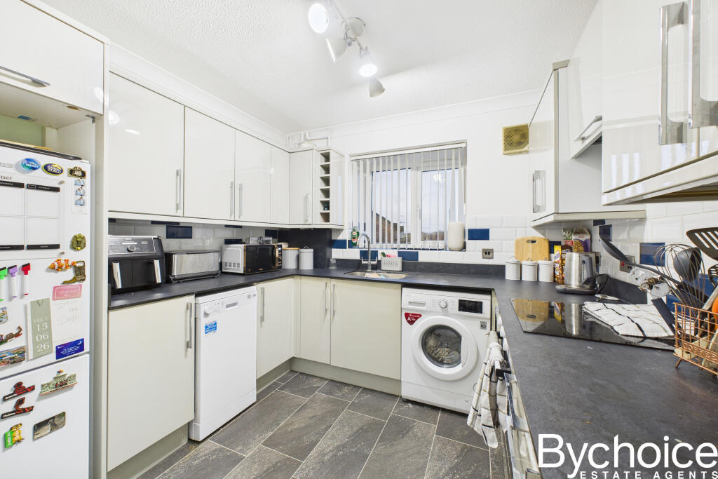 CAM05454G0-PR0085-STILL009