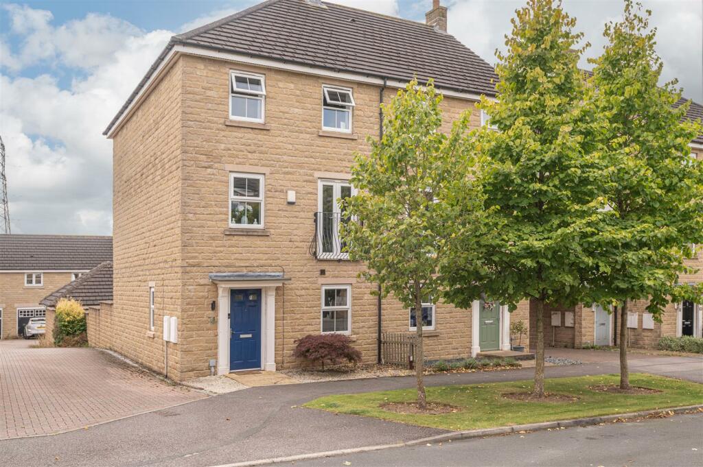 02 - 3 Springfield Court WF15 7HA.jpg