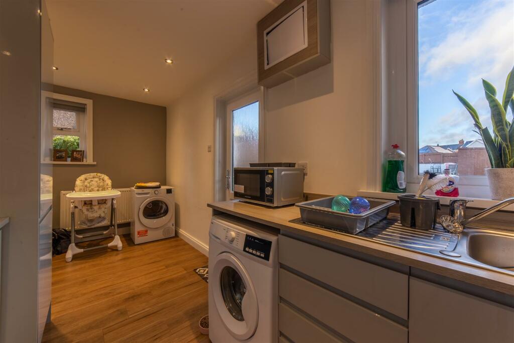 16 Clark Avenue-13.jpg