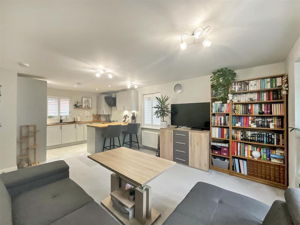 Lounge / Kitchen / Diner