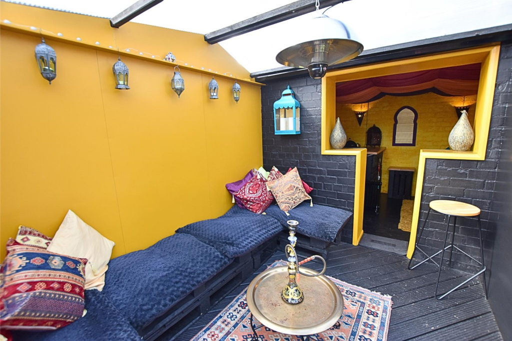 GARDEN ROOM
