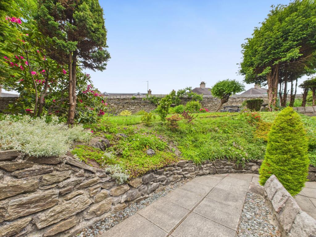 CAM03481G0-PR0105-STILL058