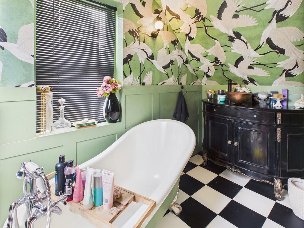 CAM05068G0-PR0032...