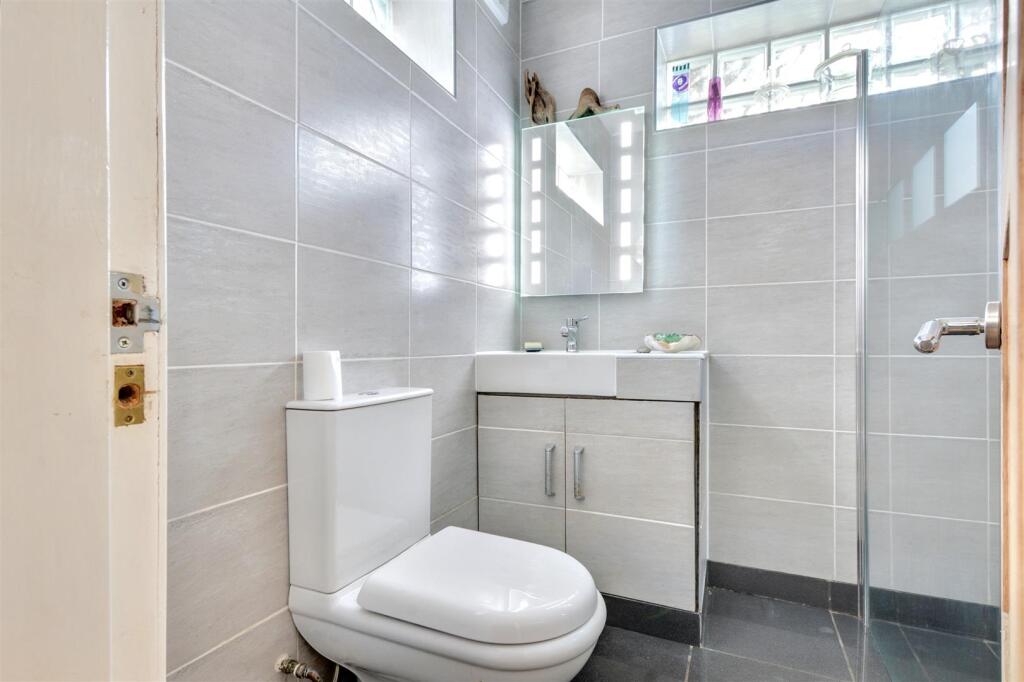 Shower Room.jpeg