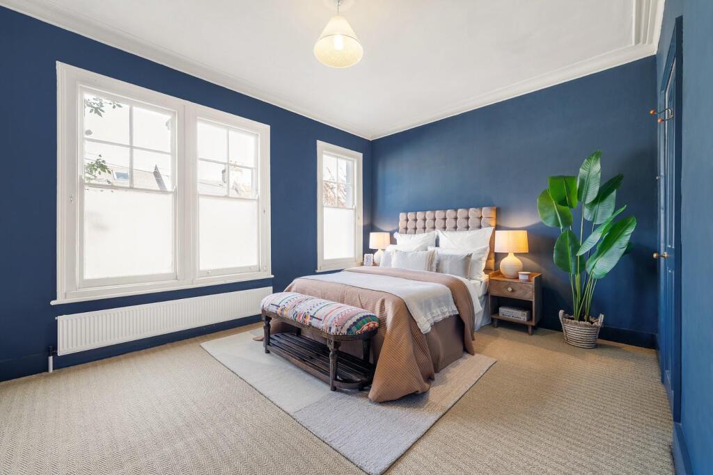 Bedroom (1).JPG