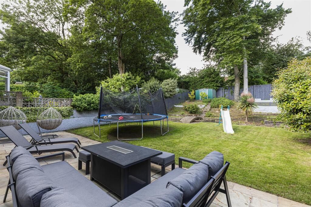 Bramleys Estate Agents - Cheviot Way - Mirfield (5