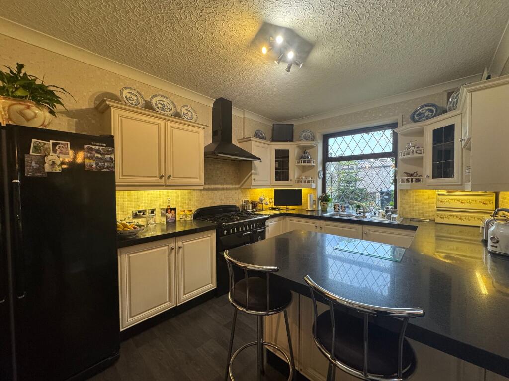 Thro' Breakfast kitchen &amp; sitting room