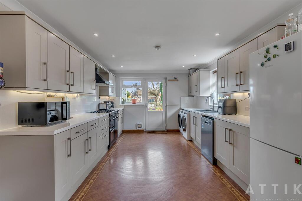 80 Reepham Road, Norwich, NR6 5LT (32).jpg