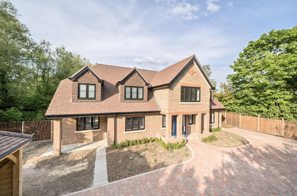 1299058-4-682cb4d...