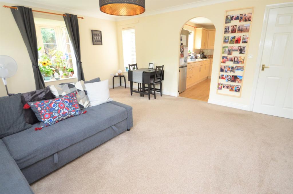 Sitting/Dining Room