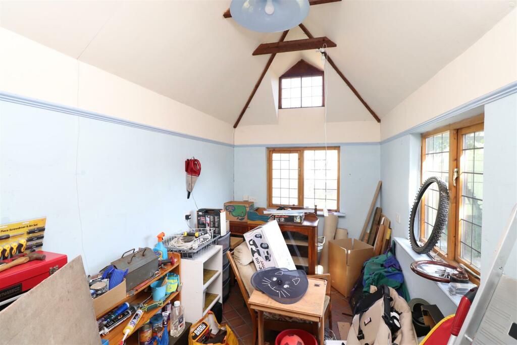 HR home office 3.JPG