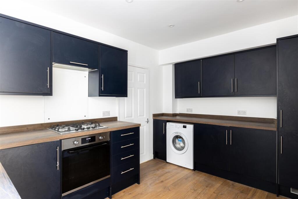 Garlands Road, Redhill