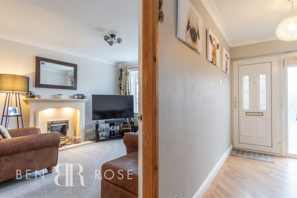 Entrance Hall/Lounge