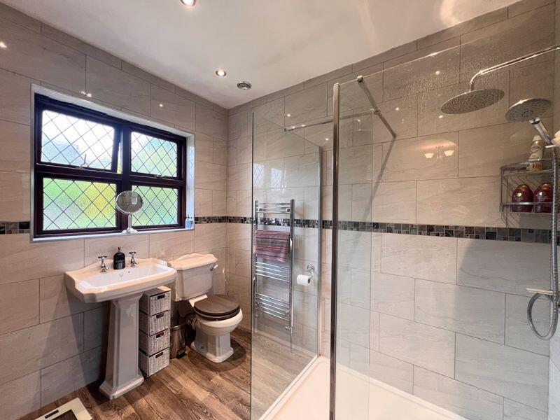 Master Ensuite