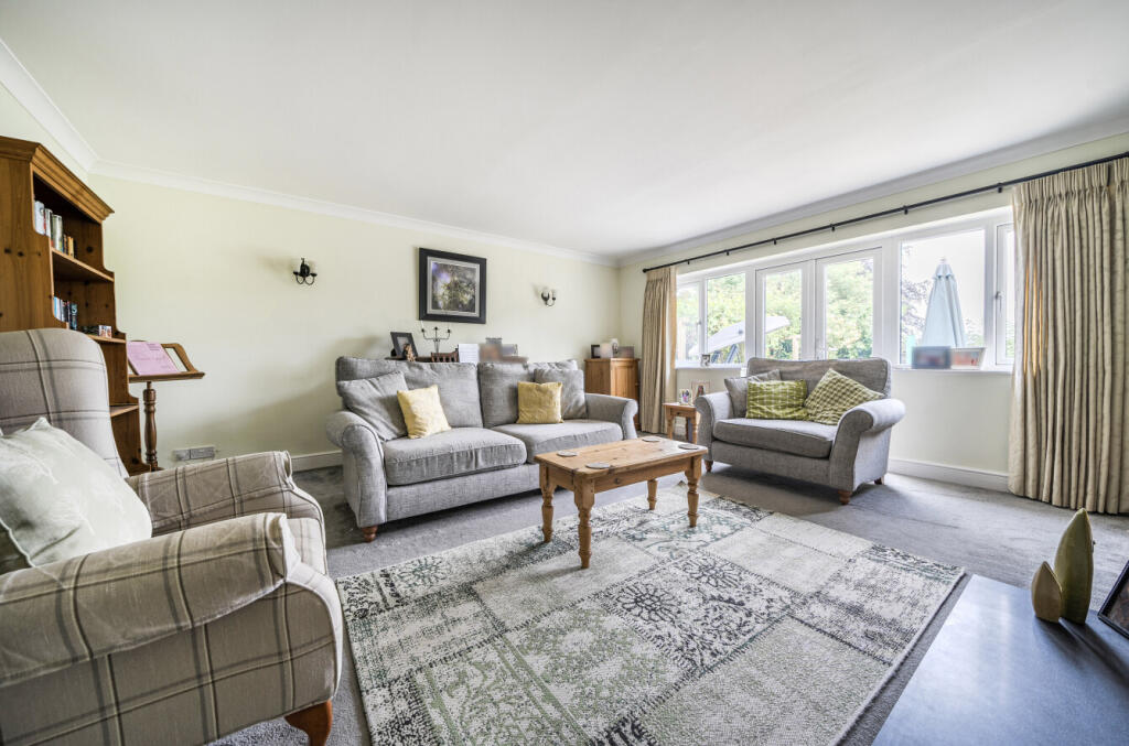 1304705-12-684024...