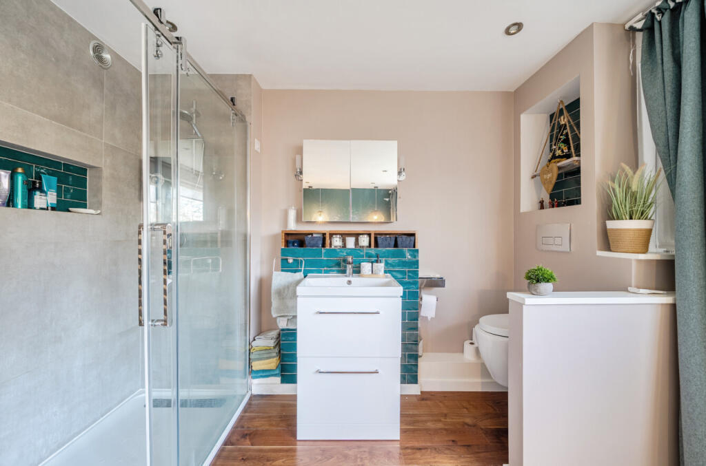 1386763-17-6932b7...