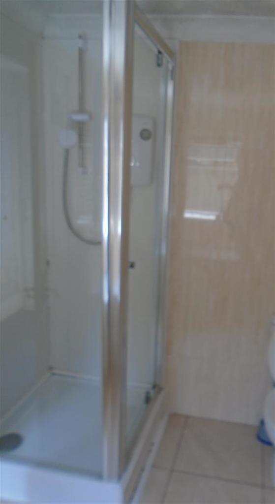 Bathroom (1).JPG