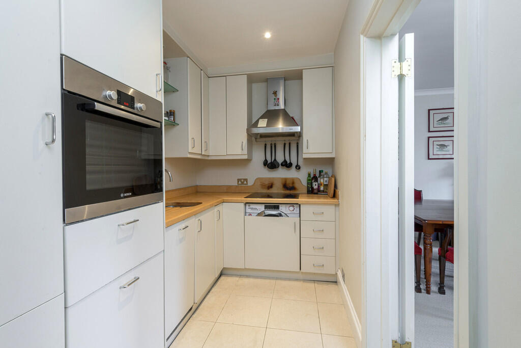 Tff 24 Lennox Gdn...