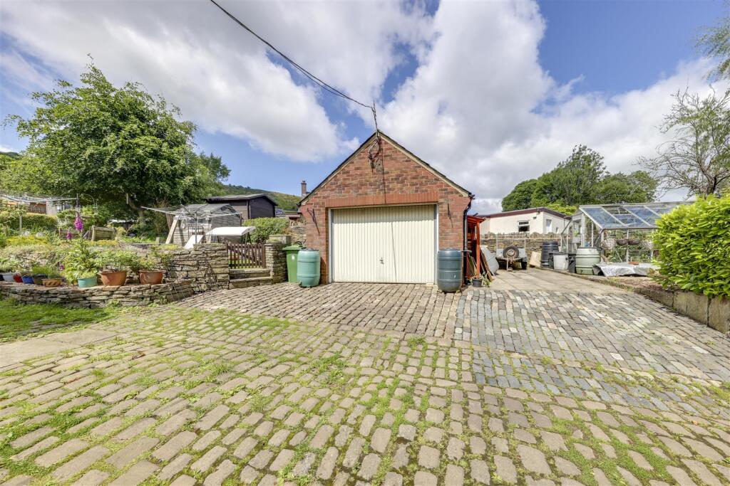 Garage &amp; Parking