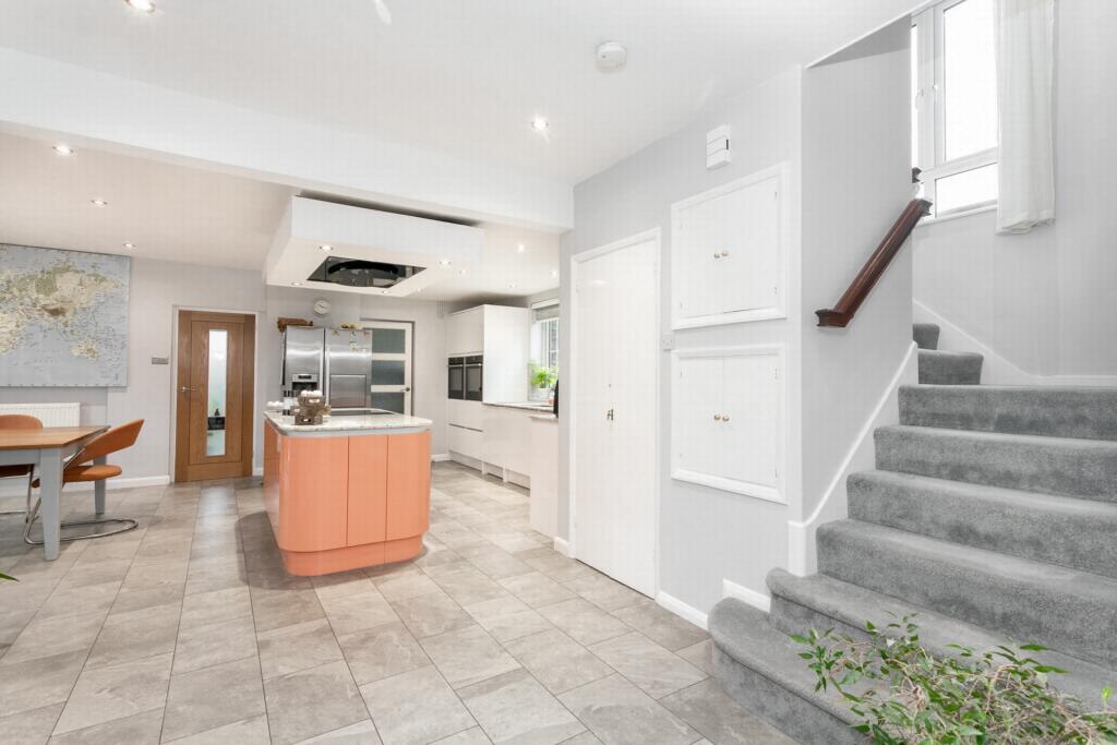 Kitchen/dining/living