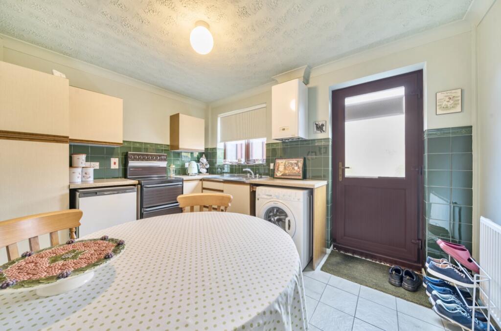 1370142-18-68f7945f5eaa2