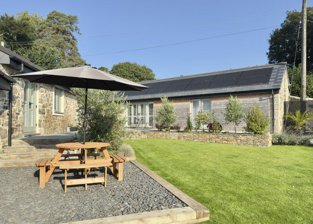 Terrace &amp; Lawn