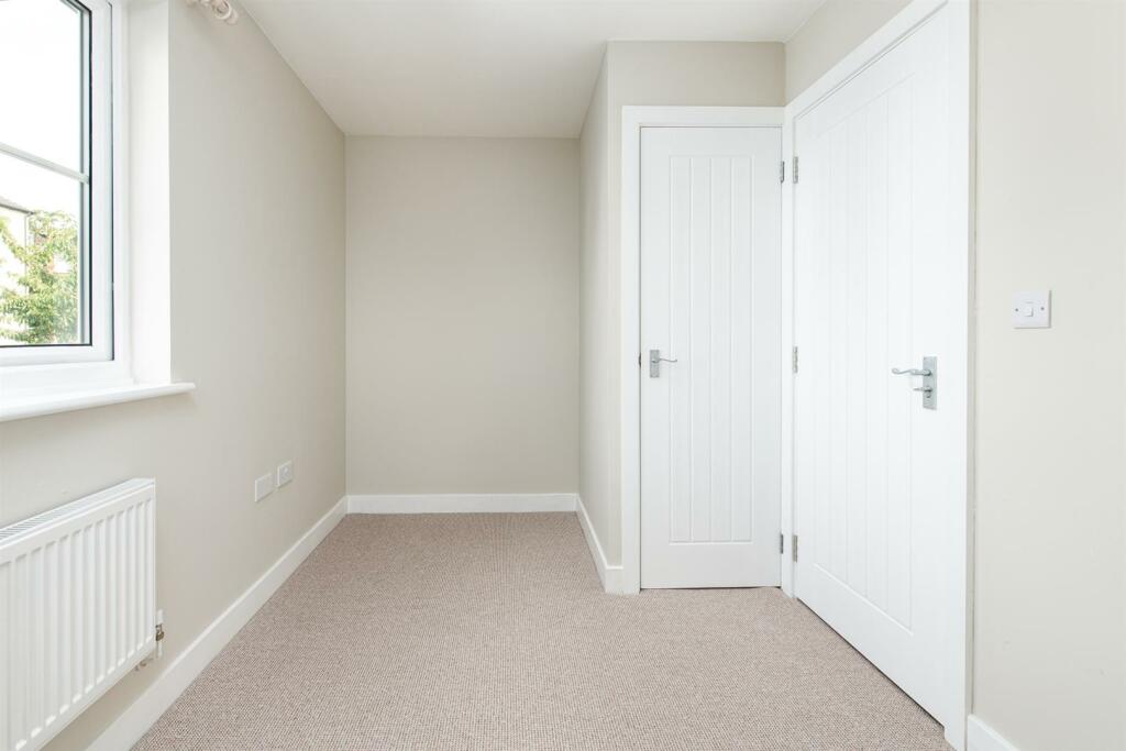 Bedroom2_2.jpg
