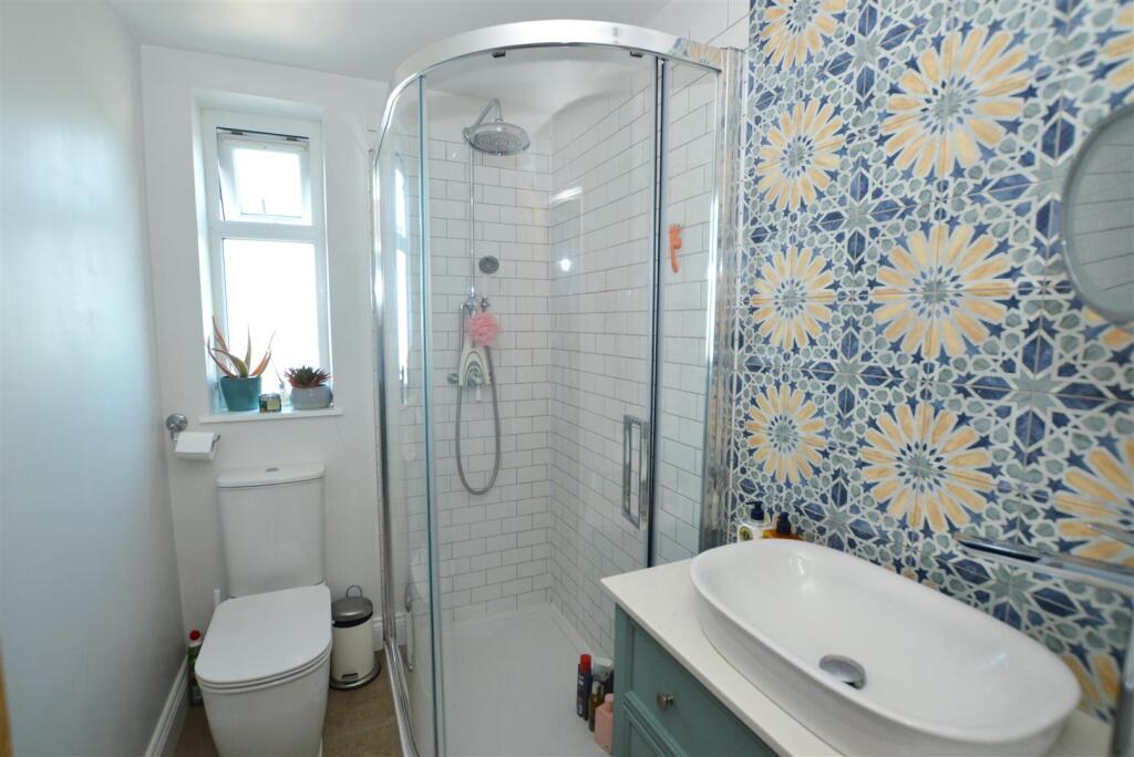 40 Hounslow Road shower room.JPG
