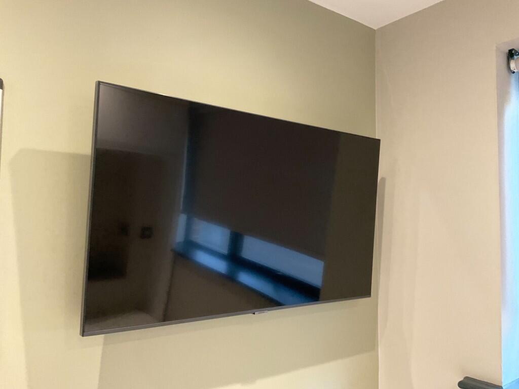 43" Smart TV