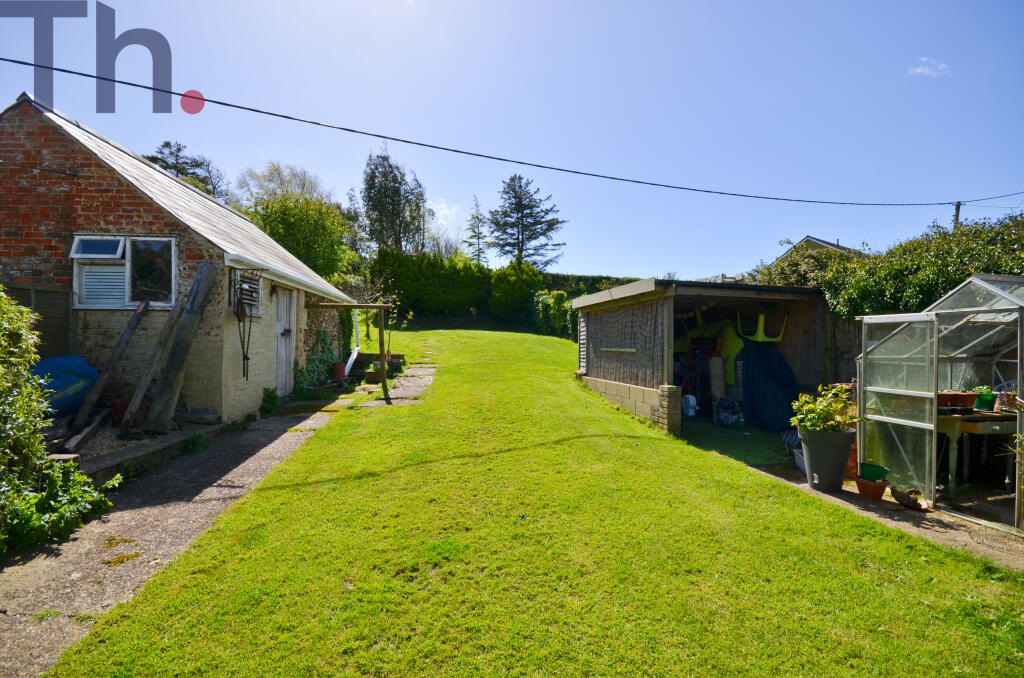 Rear Lawned Garden.JPG