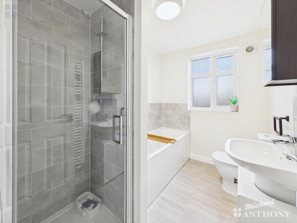 CAM03852G0-PR0479-STILL008