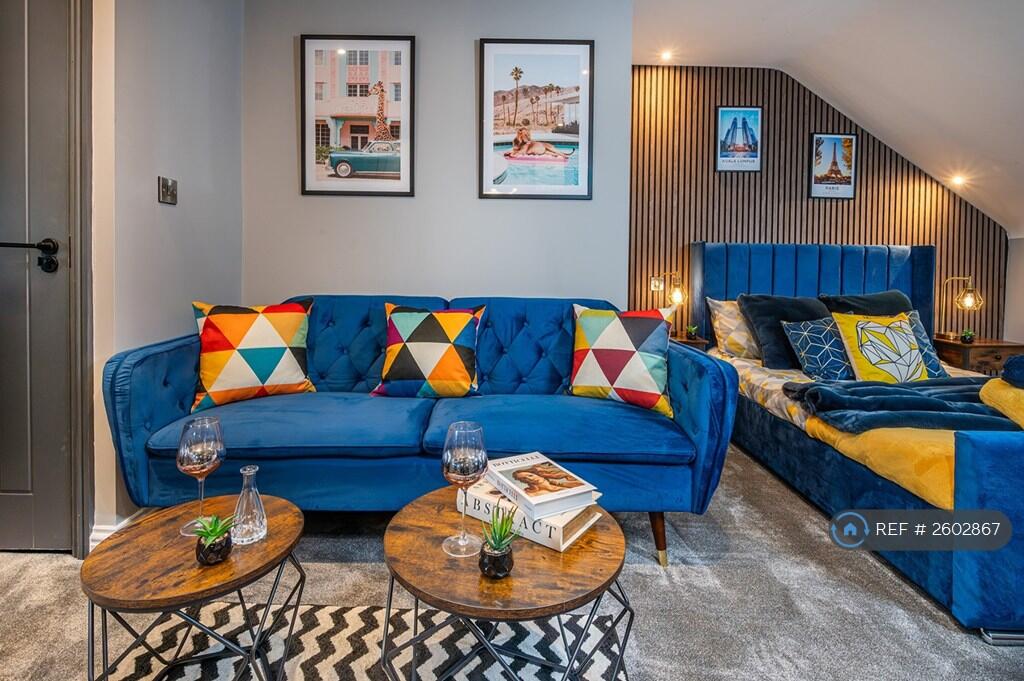 Sofa &amp; Coffee Tables 