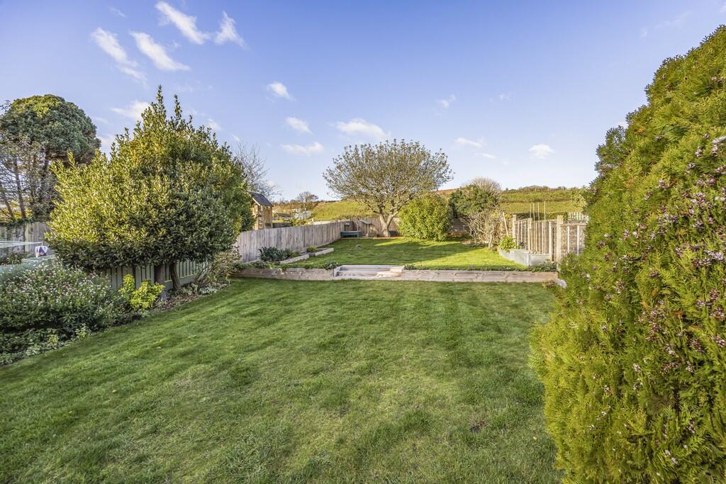 13 Grant Road, Fa...